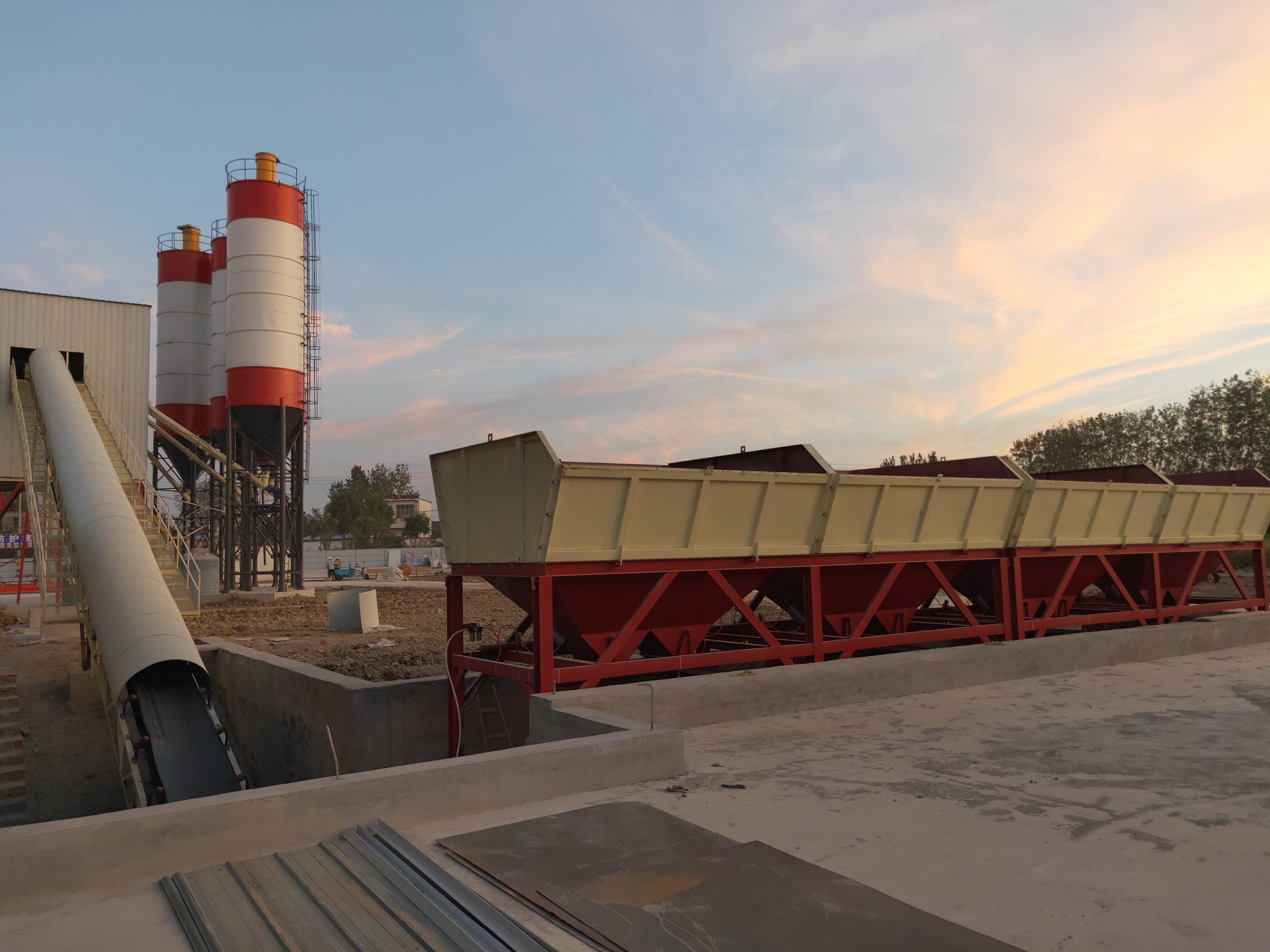 HLS90 concrete mixing building